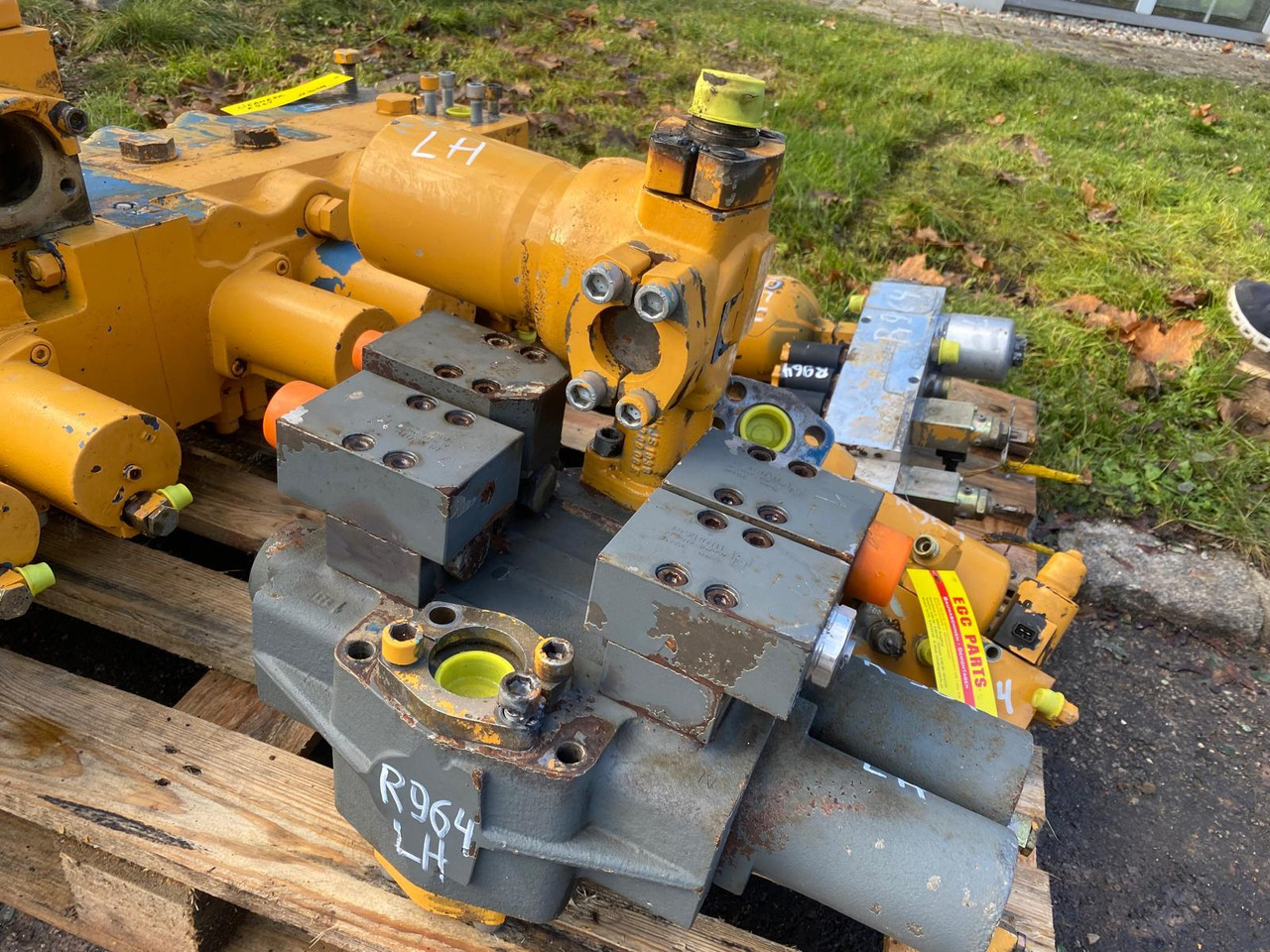 Liebherr R 964 B LIT - Valvula hidraulike për Makineri ndërtimi: foto 5 Liebherr R 964 B LIT - Valvula hidraulike për Makineri ndërtimi: foto 5