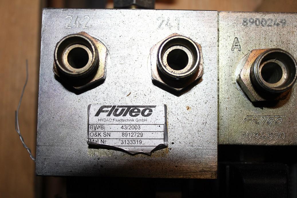 O&K MH Plus , New Holland - Valvula hidraulike për Ekskavator me goma: foto 4 O&K MH Plus , New Holland - Valvula hidraulike për Ekskavator me goma: foto 4