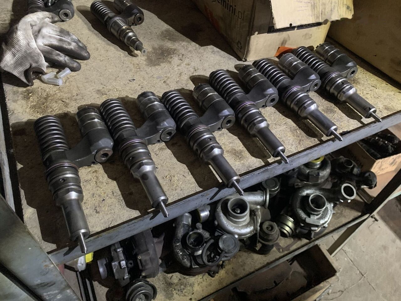 Bosch 3964829   VOLVO FM12, FH12, 3964829 - Pompa e karburantit për Kamioni: foto 1 Bosch 3964829   VOLVO FM12, FH12, 3964829 - Pompa e karburantit për Kamioni: foto 1