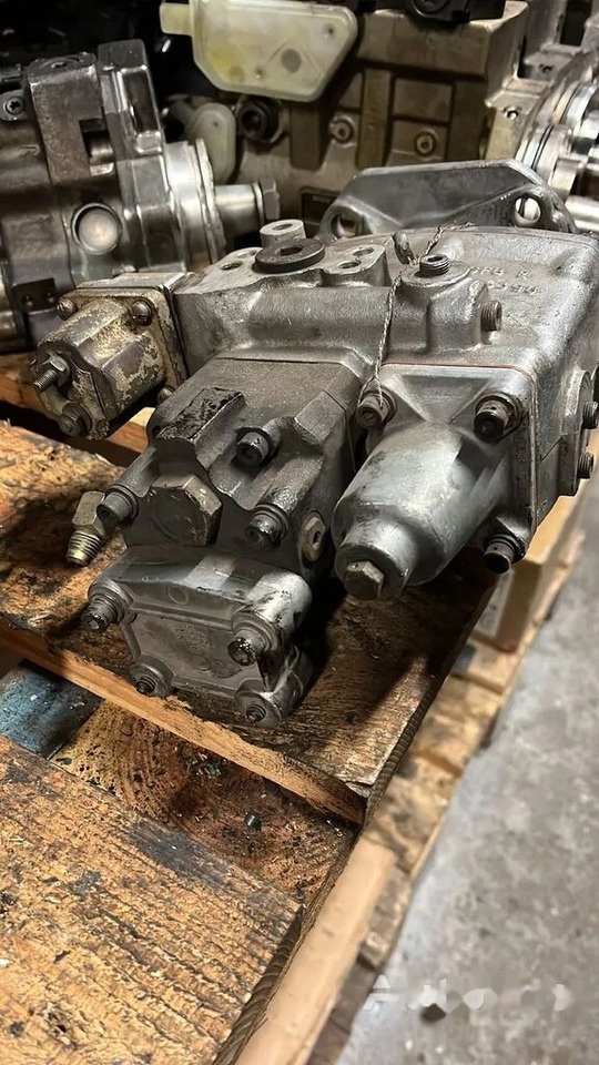 Cummins Wtryskowa 3028302 Cummins truck - Pompa e karburantit për Kamioni: foto 1 Cummins Wtryskowa 3028302 Cummins truck - Pompa e karburantit për Kamioni: foto 1