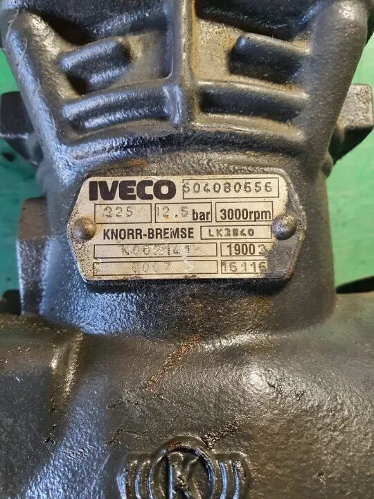 Kompresor Powietrza, Sprężarka Iveco Stralis Eurocargo LK3840 , LK3840 - Kompresori i ajrit të frenave për Kamioni: foto 2 Kompresor Powietrza, Sprężarka Iveco Stralis Eurocargo LK3840 , LK3840 - Kompresori i ajrit të frenave për Kamioni: foto 2