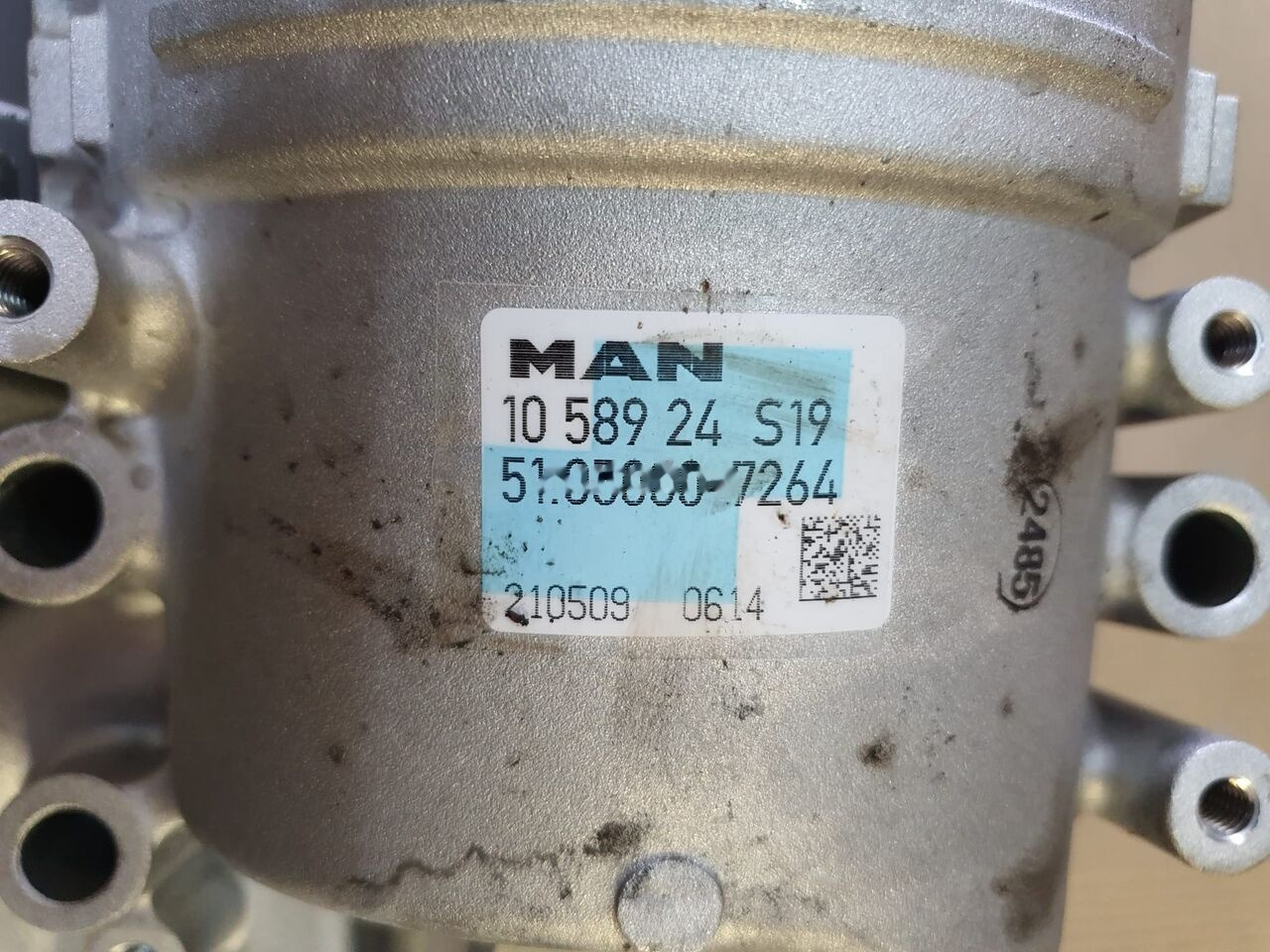 Mann-Filter MAN EURO 6 TGA TGX MAN TGX / TGS Euro 6 truck - Filtri i vajit për Kamioni: foto 5 Mann-Filter MAN EURO 6 TGA TGX MAN TGX / TGS Euro 6 truck - Filtri i vajit për Kamioni: foto 5