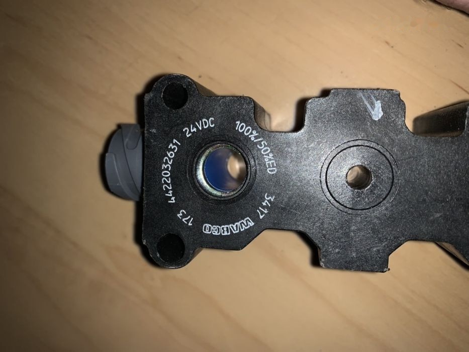 WABCO Cewka zawór osuszacza Volvo ECAS różne rodzaje Hurt części 4422032631 - Valvul frenave për Kamioni: foto 4 WABCO Cewka zawór osuszacza Volvo ECAS różne rodzaje Hurt części 4422032631 - Valvul frenave për Kamioni: foto 4
