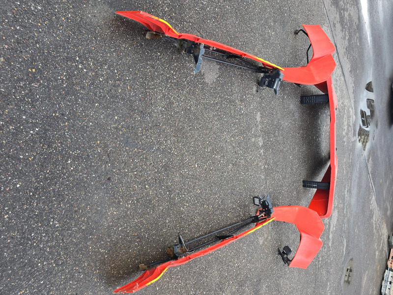 MAN TGX Spoiler - Aerodinamikë/ Kuadër i drejtimit të tërthortë për Kamioni: foto 3 MAN TGX Spoiler - Aerodinamikë/ Kuadër i drejtimit të tërthortë për Kamioni: foto 3