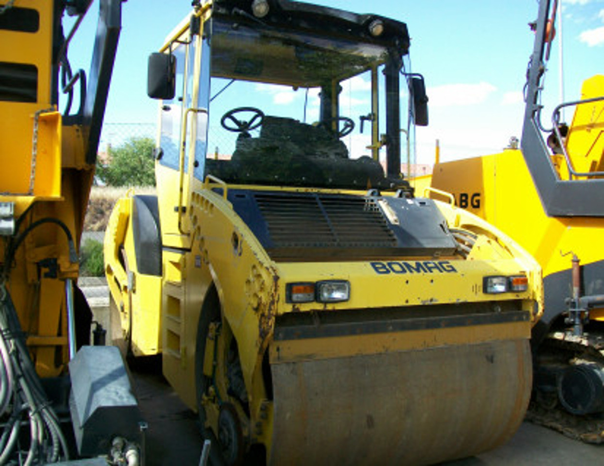 Doble Vibrante Bomag BW 164AD-4 - Rul rrugësh: foto 1 Doble Vibrante Bomag BW 164AD-4 - Rul rrugësh: foto 1
