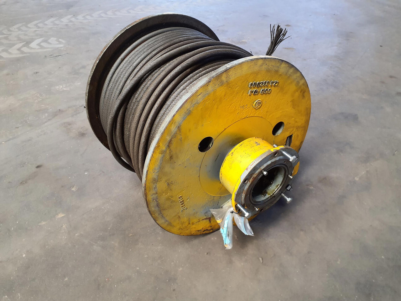 Grove GMK 3050 winch complete with brake - Çikrik për Autovinç: foto 1 Grove GMK 3050 winch complete with brake - Çikrik për Autovinç: foto 1
