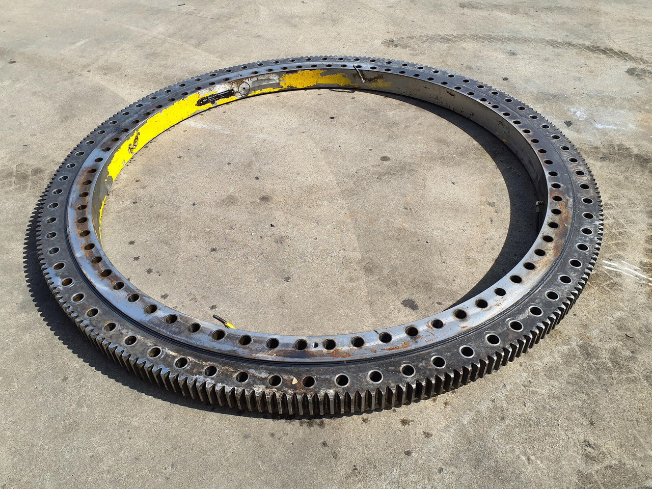 Grove GMK 5100 slewing ring - Unazë rrotulluese për Autovinç: foto 1 Grove GMK 5100 slewing ring - Unazë rrotulluese për Autovinç: foto 1