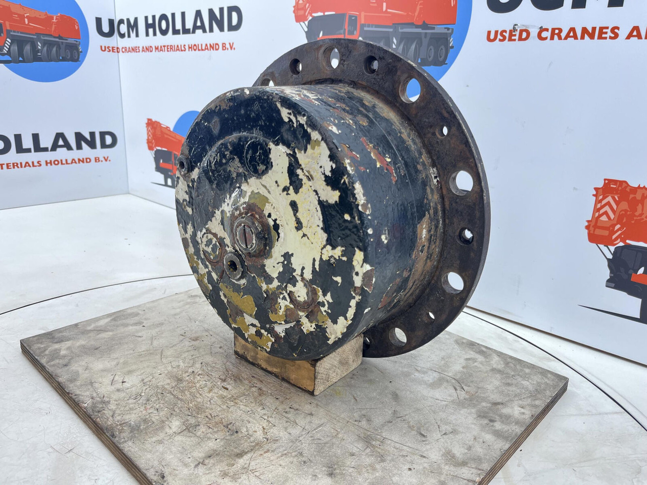 Krupp 70 GMT planetary gear 21-21-63-40-3pl-H135-46 - Transmisioni përfundimtar për Autovinç: foto 2 Krupp 70 GMT planetary gear 21-21-63-40-3pl-H135-46 - Transmisioni përfundimtar për Autovinç: foto 2