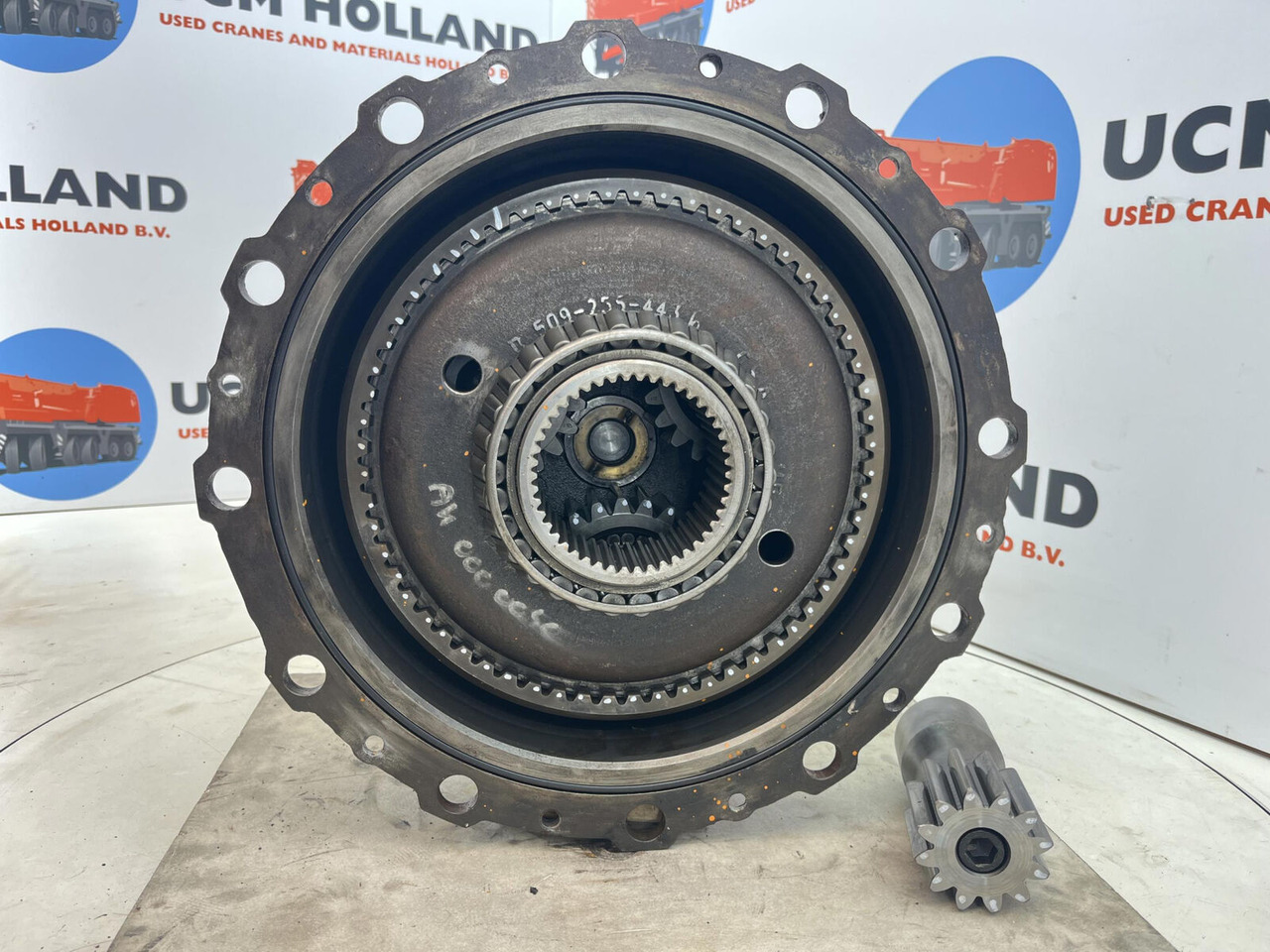 Krupp KMK 3050 planetary gear 12-23-60-34-3pl-H135-46 - Transmisioni përfundimtar për Autovinç: foto 3 Krupp KMK 3050 planetary gear 12-23-60-34-3pl-H135-46 - Transmisioni përfundimtar për Autovinç: foto 3