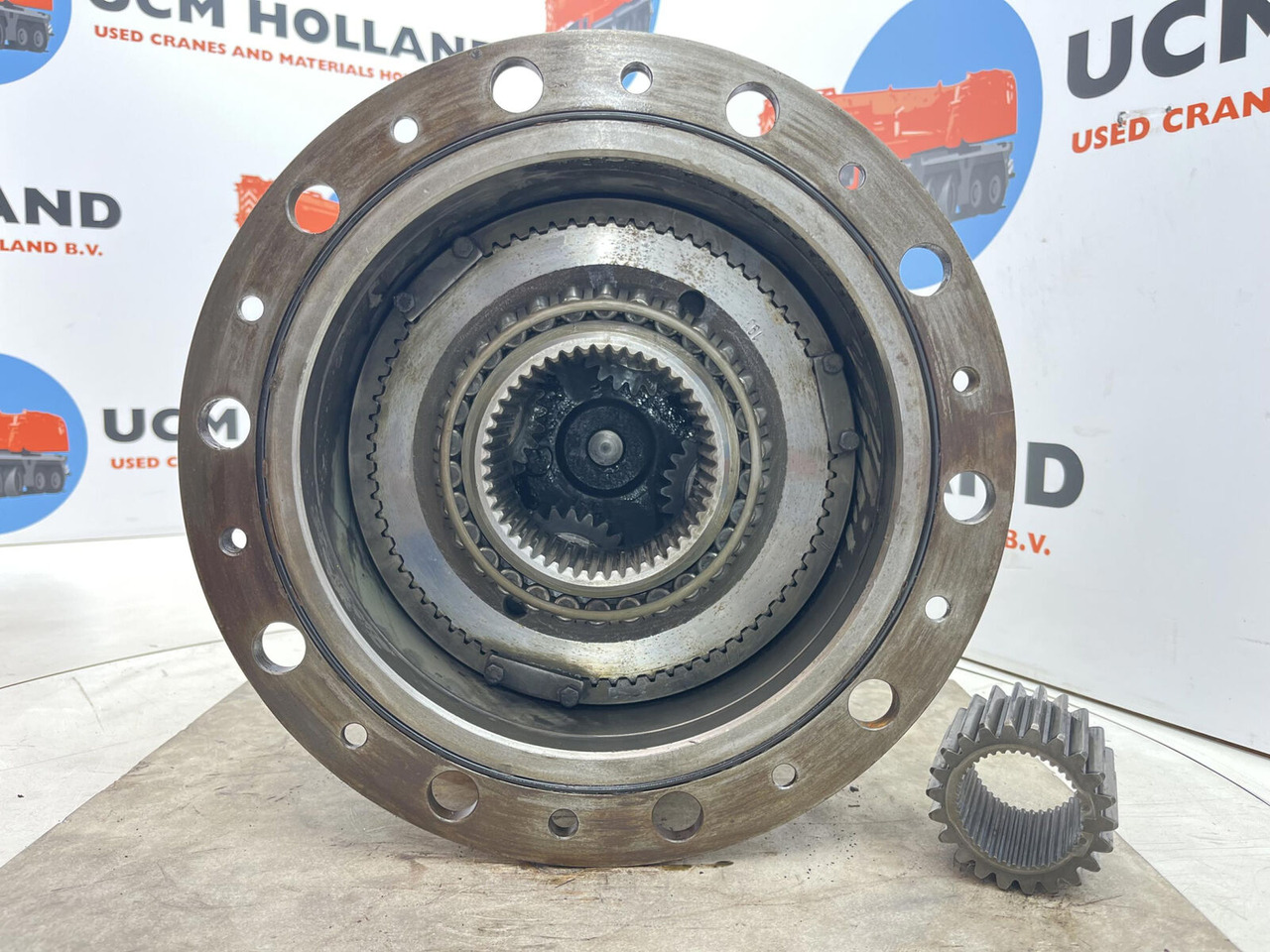 Krupp KMK 8350 planetary gear 22-25-74-40-4pl-H185-46 - Transmisioni përfundimtar për Autovinç: foto 5 Krupp KMK 8350 planetary gear 22-25-74-40-4pl-H185-46 - Transmisioni përfundimtar për Autovinç: foto 5