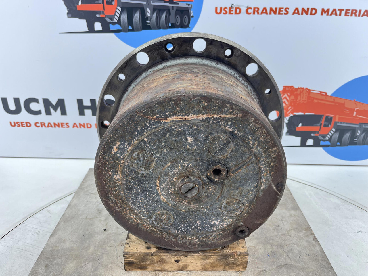 Krupp KMK 8350 planetary gear 22-25-74-40-4pl-H185-46 - Transmisioni përfundimtar për Autovinç: foto 1 Krupp KMK 8350 planetary gear 22-25-74-40-4pl-H185-46 - Transmisioni përfundimtar për Autovinç: foto 1