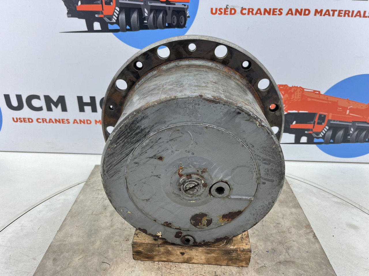 Krupp KMK 8350 planetary gear 22-25-74-40-4pl-H185-46 - Transmisioni përfundimtar për Autovinç: foto 1 Krupp KMK 8350 planetary gear 22-25-74-40-4pl-H185-46 - Transmisioni përfundimtar për Autovinç: foto 1