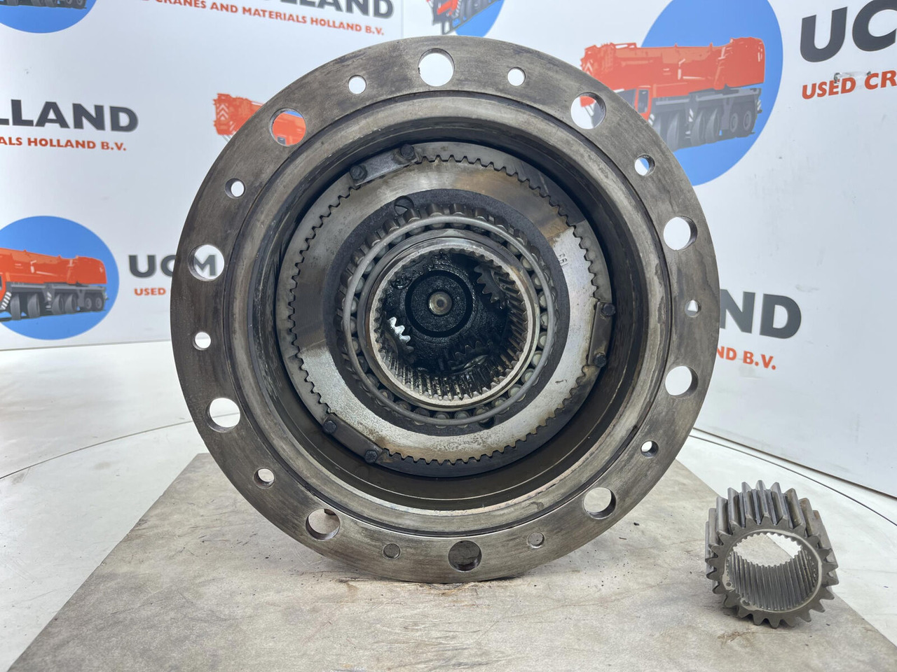 Krupp KMK 8350 planetary gear 22-25-74-40-4pl-H185-46 - Transmisioni përfundimtar për Autovinç: foto 5 Krupp KMK 8350 planetary gear 22-25-74-40-4pl-H185-46 - Transmisioni përfundimtar për Autovinç: foto 5