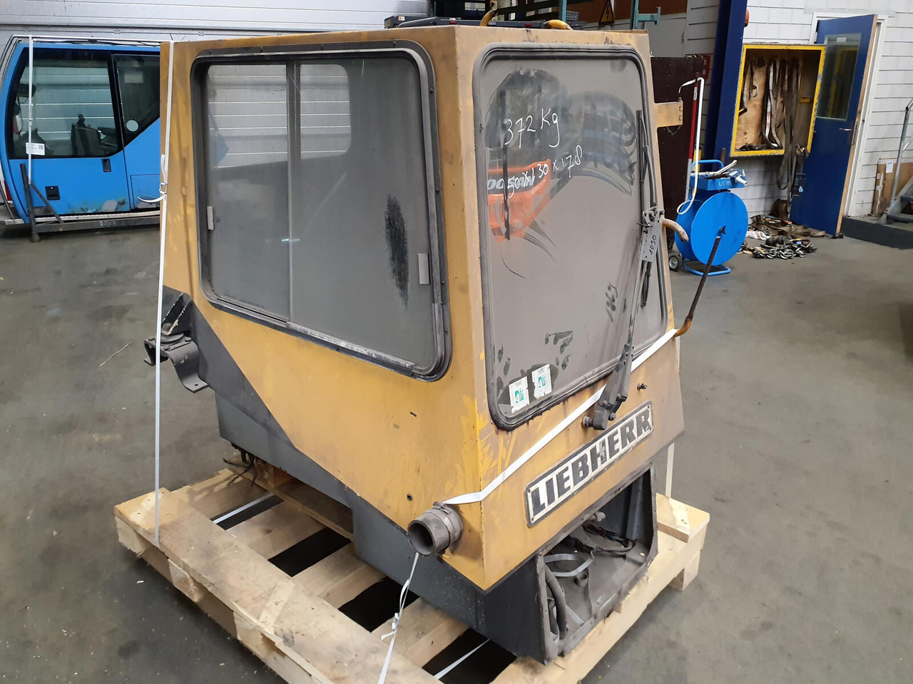 Liebherr LTM 1030 lower cabin - Kabinë për Autovinç: foto 1 Liebherr LTM 1030 lower cabin - Kabinë për Autovinç: foto 1