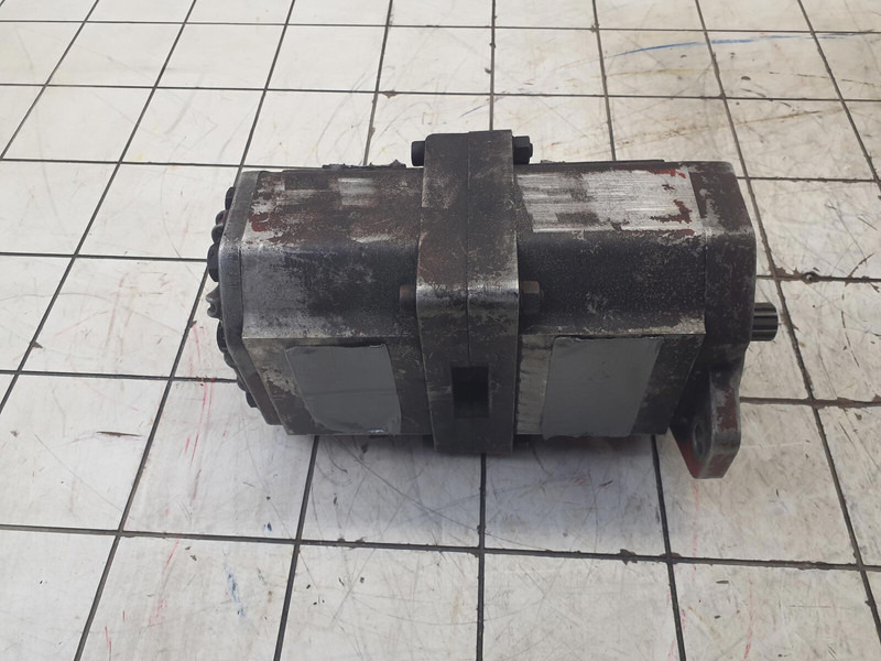 Sundstrand dual gear pump - Pompa hidraulike për Vinç: foto 1 Sundstrand dual gear pump - Pompa hidraulike për Vinç: foto 1