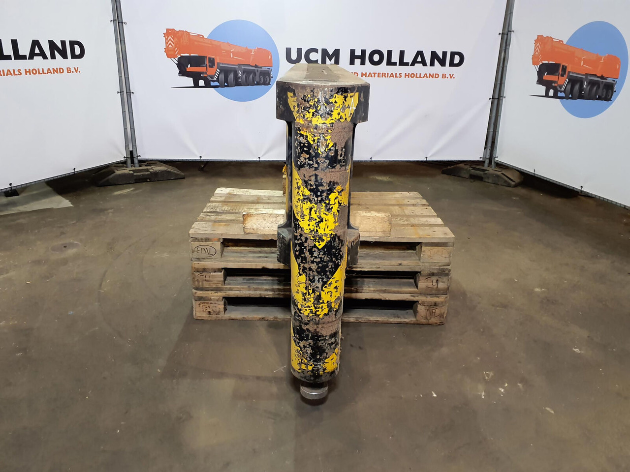 Terex AC 100 outrigger beam complete rear - Pezullimi për Autovinç: foto 5 Terex AC 100 outrigger beam complete rear - Pezullimi për Autovinç: foto 5