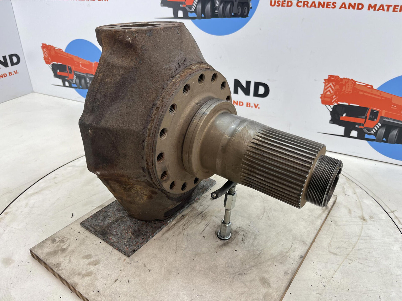 Terex AC 155, AC 205 Steering knuckle 16 holes - Krah moco për Autovinç: foto 3 Terex AC 155, AC 205 Steering knuckle 16 holes - Krah moco për Autovinç: foto 3