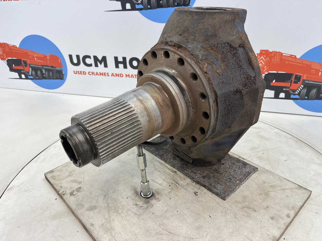 Terex AC 155, AC 205 Steering knuckle 16 holes - Krah moco për Autovinç: foto 1 Terex AC 155, AC 205 Steering knuckle 16 holes - Krah moco për Autovinç: foto 1