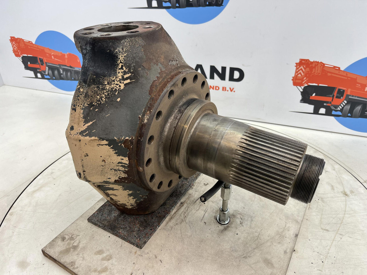 Terex AC 155 steering knuckle 16 holes axle 2 - Krah moco për Autovinç: foto 3 Terex AC 155 steering knuckle 16 holes axle 2 - Krah moco për Autovinç: foto 3