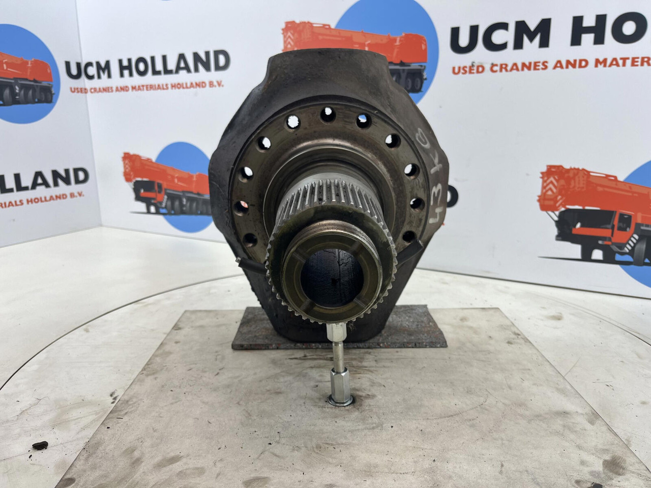Terex AC 155 steering knuckle 16 holes axle 3 - Krah moco për Autovinç: foto 2 Terex AC 155 steering knuckle 16 holes axle 3 - Krah moco për Autovinç: foto 2
