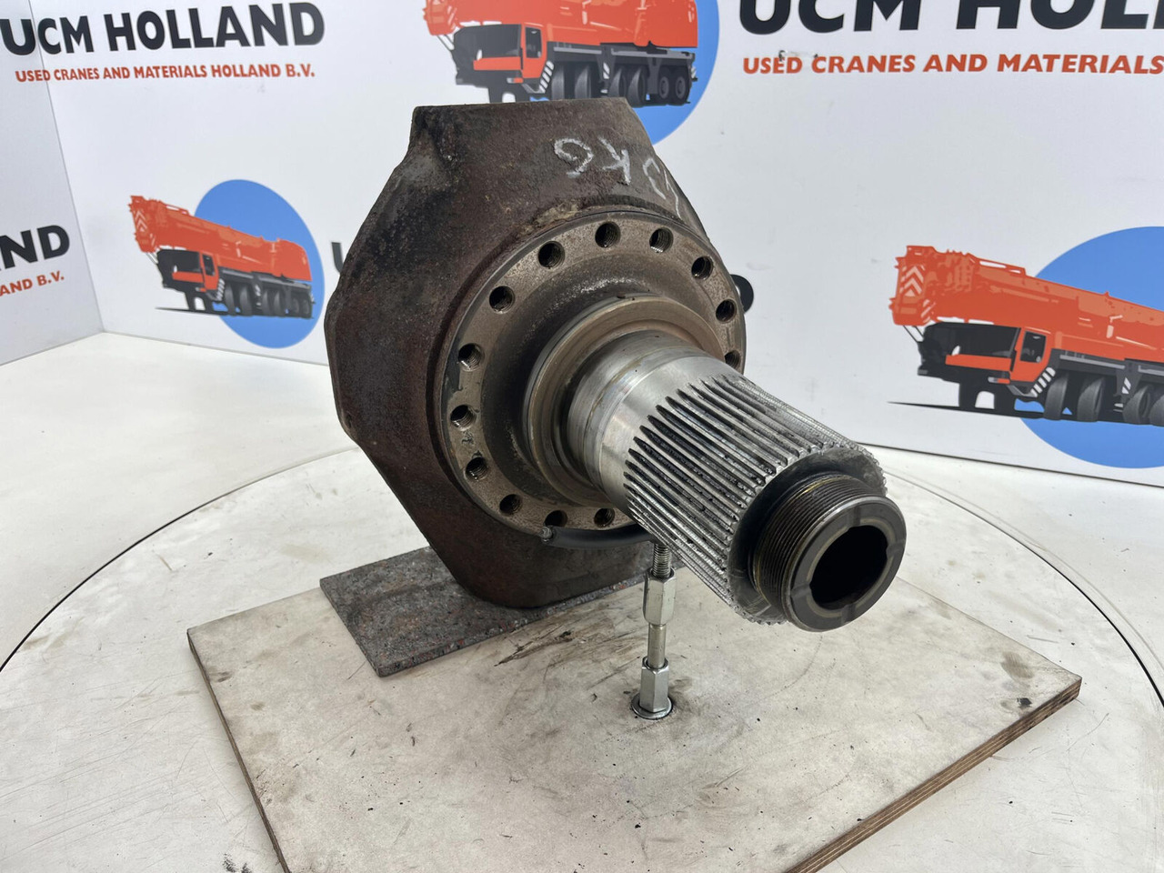 Terex AC 155 steering knuckle 16 holes axle 3 - Krah moco për Autovinç: foto 3 Terex AC 155 steering knuckle 16 holes axle 3 - Krah moco për Autovinç: foto 3