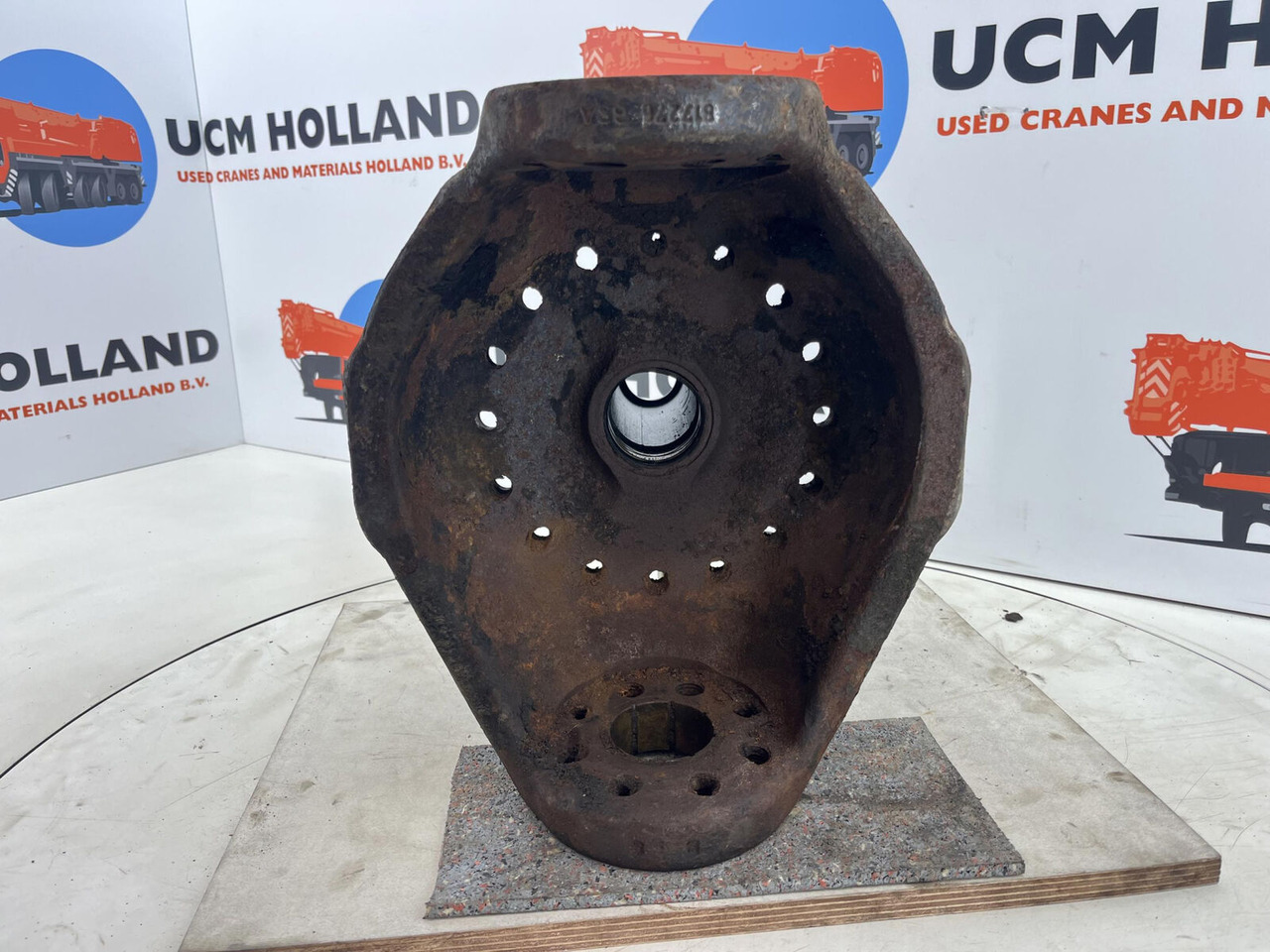 Terex AC 155 steering knuckle 16 holes axle 3 - Krah moco për Autovinç: foto 5 Terex AC 155 steering knuckle 16 holes axle 3 - Krah moco për Autovinç: foto 5