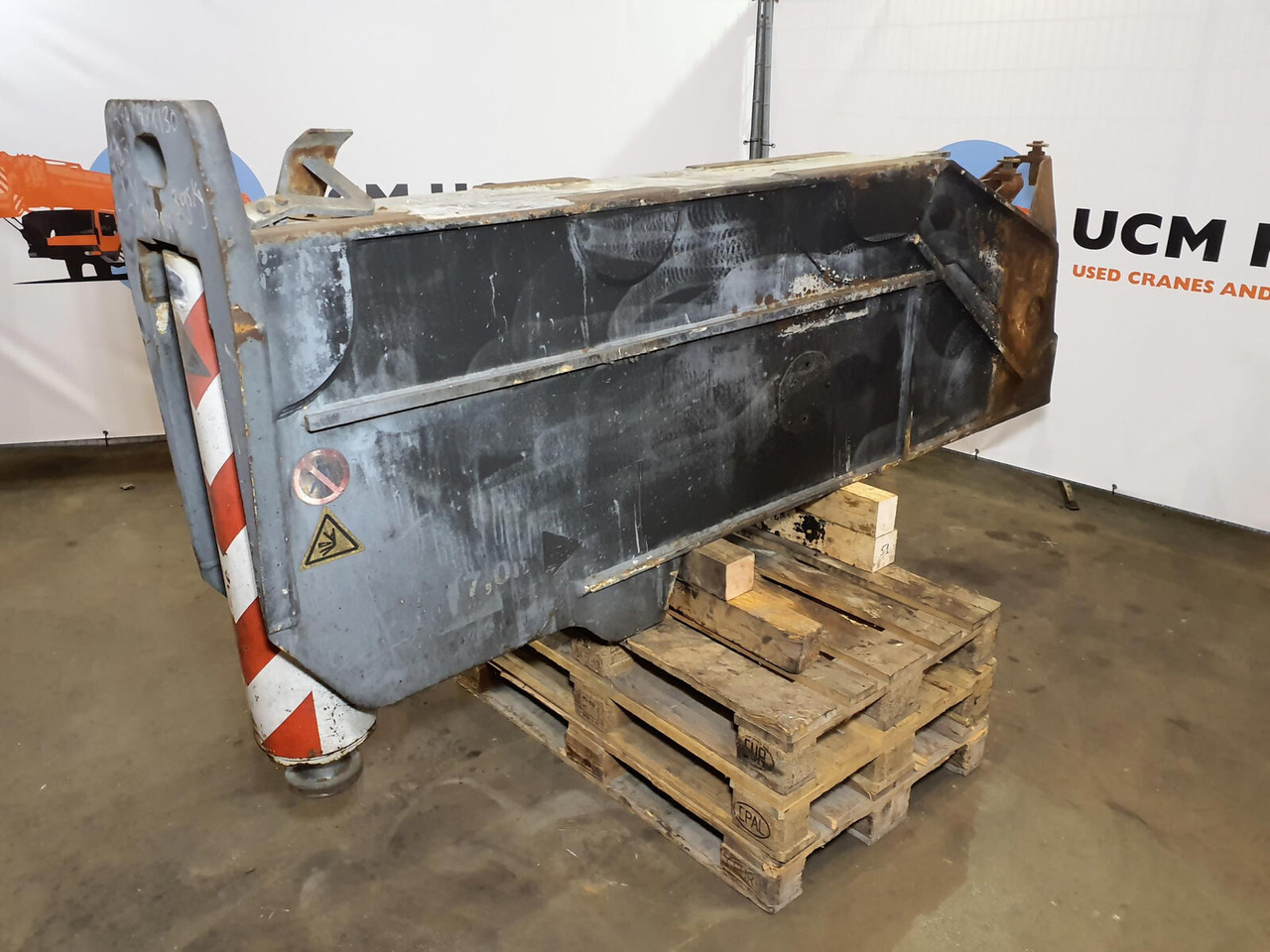 Terex AC 350-1 outrigger beam complete front - Pezullimi për Autovinç: foto 2 Terex AC 350-1 outrigger beam complete front - Pezullimi për Autovinç: foto 2