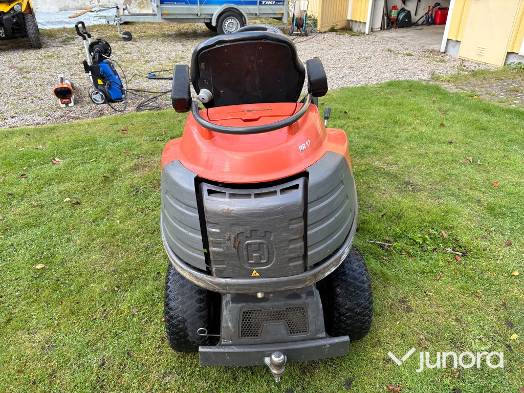 Åkgräsklippare Husqvarna PR 17 - Korrëse bari i kopshtit: foto 4 Åkgräsklippare Husqvarna PR 17 - Korrëse bari i kopshtit: foto 4
