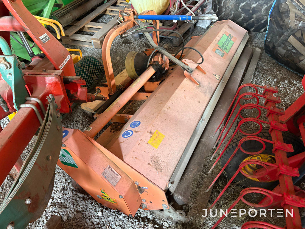 Betesputsare och slagklippare Agrimaster KL 250 SE - Trince/ Grirese degesh dhe bari: foto 1 Betesputsare och slagklippare Agrimaster KL 250 SE - Trince/ Grirese degesh dhe bari: foto 1