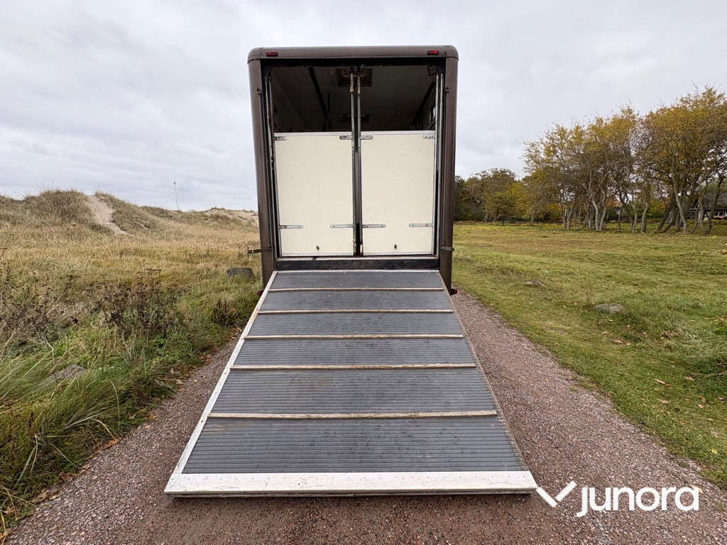 Hästlastbil - Volvo, FL-240, Whittaker - Kamion për kuaj: foto 4 Hästlastbil - Volvo, FL-240, Whittaker - Kamion për kuaj: foto 4