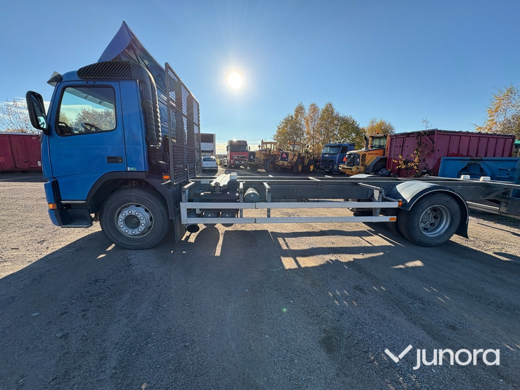 Lastbil - Volvo FM7 4*2 - Transportjer kontejnerësh/ Kamion me karroceri të çmontueshme: foto 2 Lastbil - Volvo FM7 4*2 - Transportjer kontejnerësh/ Kamion me karroceri të çmontueshme: foto 2