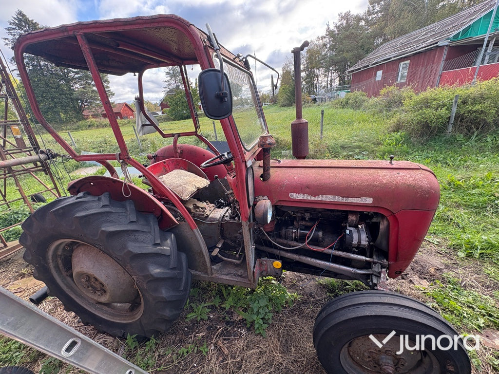 Massey Ferguson 35 Stand – 1960 årsmodell, klassisk dieseltraktor - Traktor: foto 1 Massey Ferguson 35 Stand – 1960 årsmodell, klassisk dieseltraktor - Traktor: foto 1