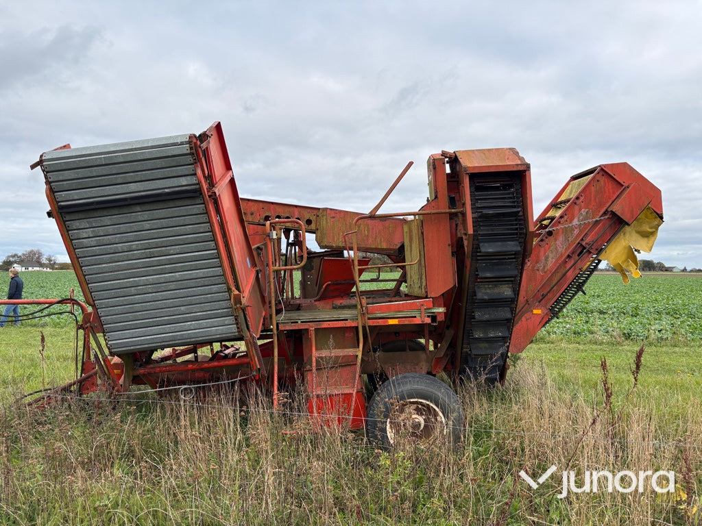 Potatisupptagare Grimme LK650 - Makinë për nxjerrjen e patateve: foto 5 Potatisupptagare Grimme LK650 - Makinë për nxjerrjen e patateve: foto 5