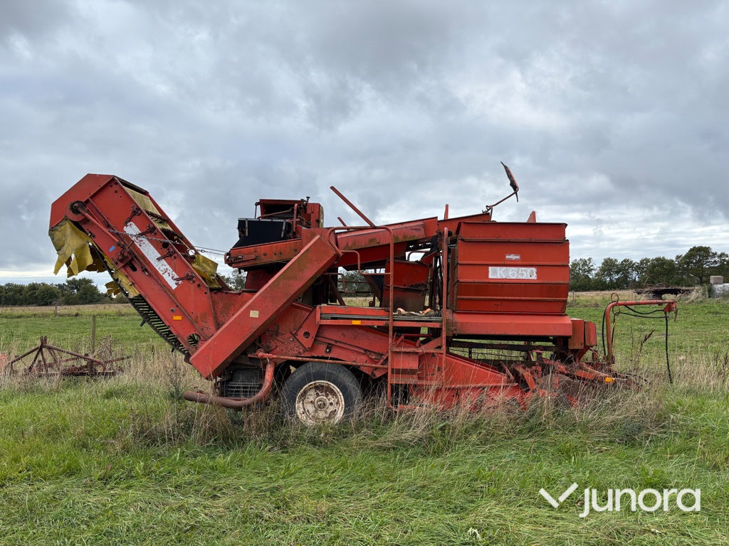 Potatisupptagare Grimme LK650 - Makinë për nxjerrjen e patateve: foto 3 Potatisupptagare Grimme LK650 - Makinë për nxjerrjen e patateve: foto 3