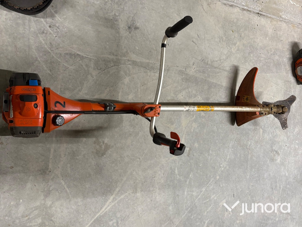 Röjsåg - Husqvarna, 545FX, 4st - Korrëse bari i kopshtit: foto 2 Röjsåg - Husqvarna, 545FX, 4st - Korrëse bari i kopshtit: foto 2