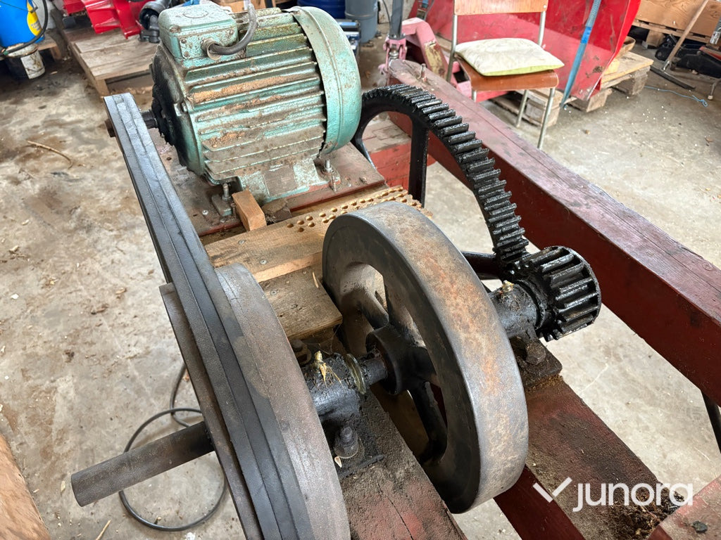 Spånhyvel - Makineri për përpunimin e drurit: foto 5 Spånhyvel - Makineri për përpunimin e drurit: foto 5