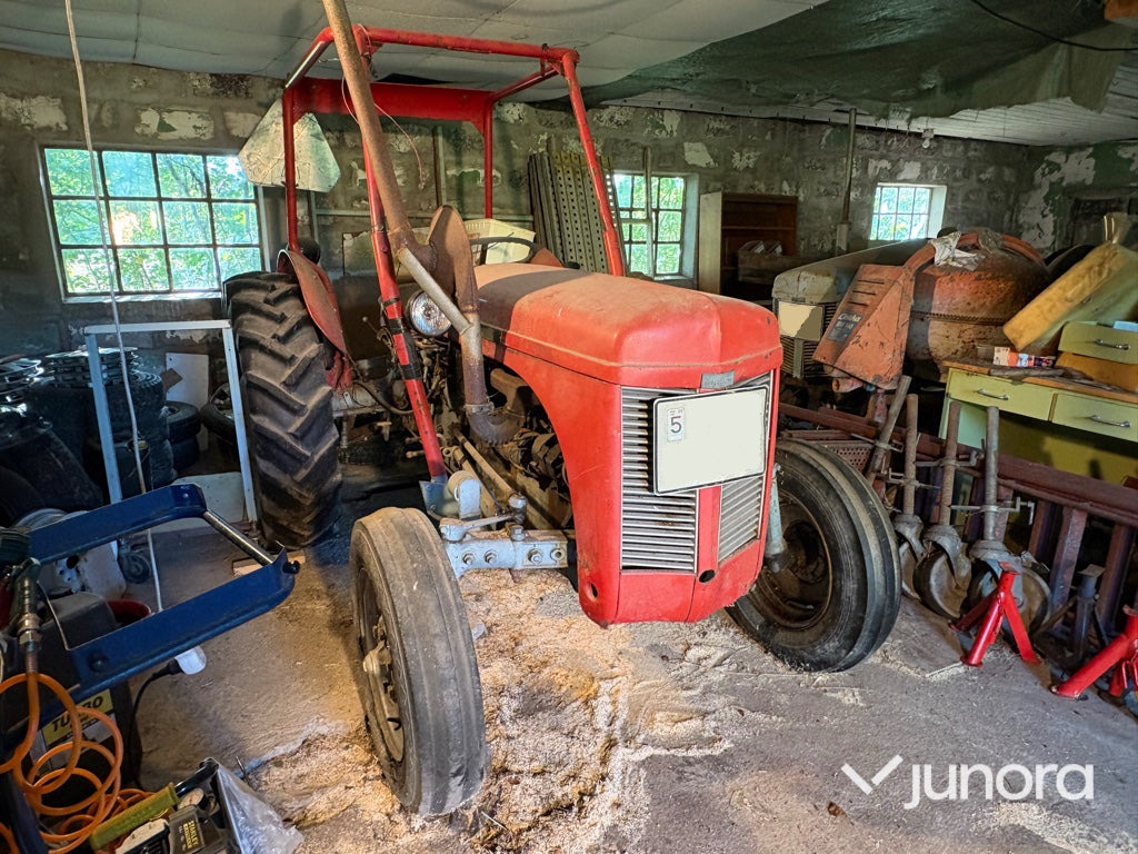 Traktor - Ferguson, Grålle - Traktor: foto 1 Traktor - Ferguson, Grålle - Traktor: foto 1