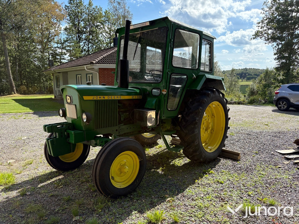 Traktor - John Deere 2130 - Traktor: foto 1 Traktor - John Deere 2130 - Traktor: foto 1