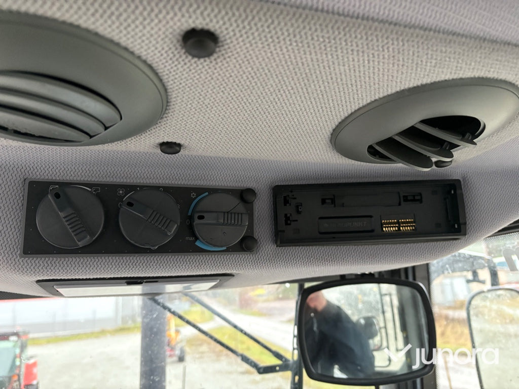 Traktor Traktor - Valtra A85-4 med frontlastare, 110 timmar: foto 23 Traktor Traktor - Valtra A85-4 med frontlastare, 110 timmar: foto 23