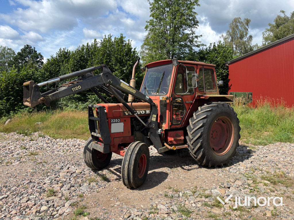 Traktor Volvo BM 2250 med lastare - Traktor: foto 1 Traktor Volvo BM 2250 med lastare - Traktor: foto 1