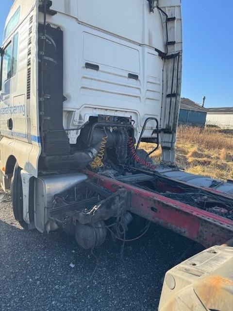 MAN TGX 18-440 4x2 LLS-U mega - Gjysmë-kamion: foto 3 MAN TGX 18-440 4x2 LLS-U mega - Gjysmë-kamion: foto 3