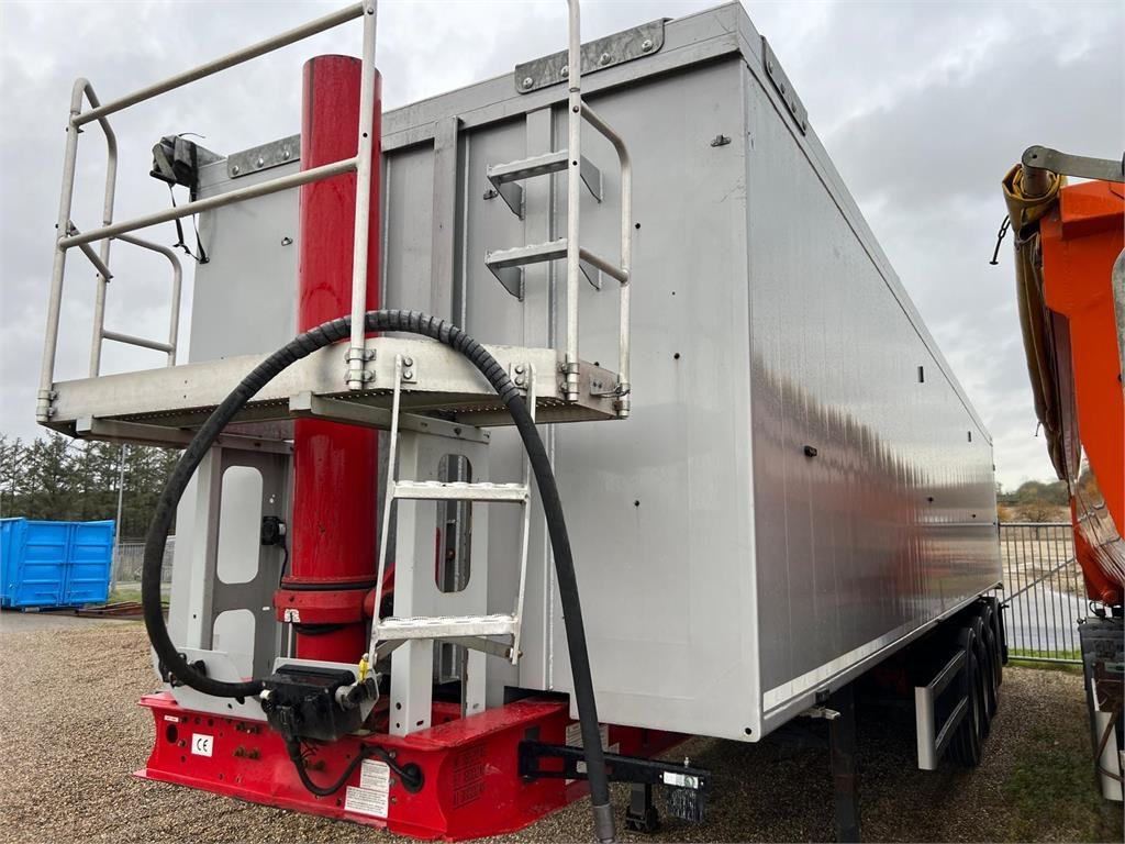 Langendorf SKA36 60m3 alu kasse med plastindlæg - Gjysmë rimorkio vetëshkarkuese: foto 5 Langendorf SKA36 60m3 alu kasse med plastindlæg - Gjysmë rimorkio vetëshkarkuese: foto 5