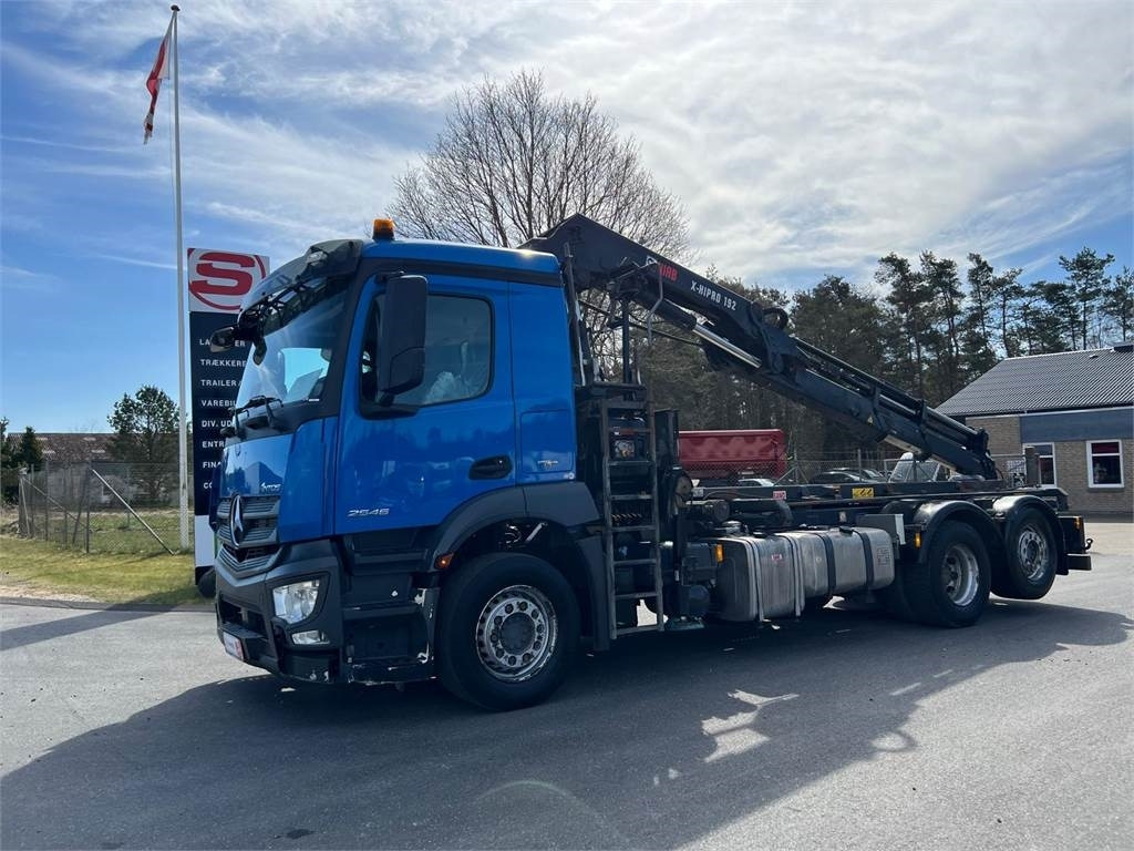 Mercedes-Benz Antos 2546 - Hiab 192 E kran - Fadromë ngarkuese: foto 1 Mercedes-Benz Antos 2546 - Hiab 192 E kran - Fadromë ngarkuese: foto 1