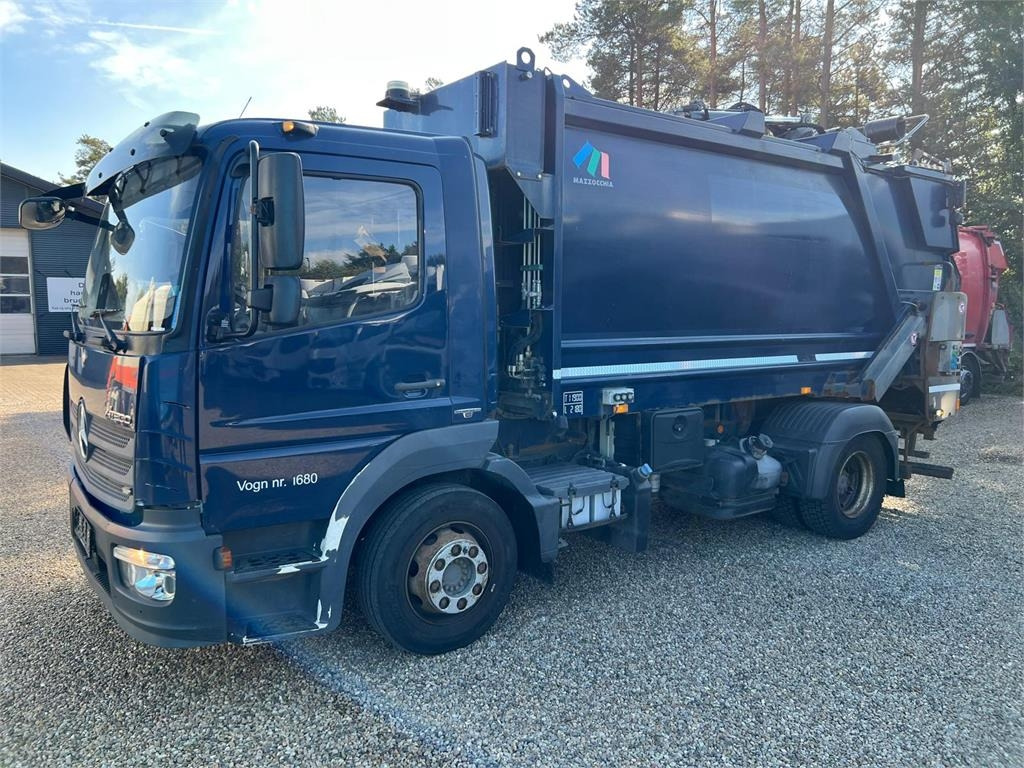 Mercedes-Benz Atego 1224 - Kamion mbeturinash: foto 1 Mercedes-Benz Atego 1224 - Kamion mbeturinash: foto 1