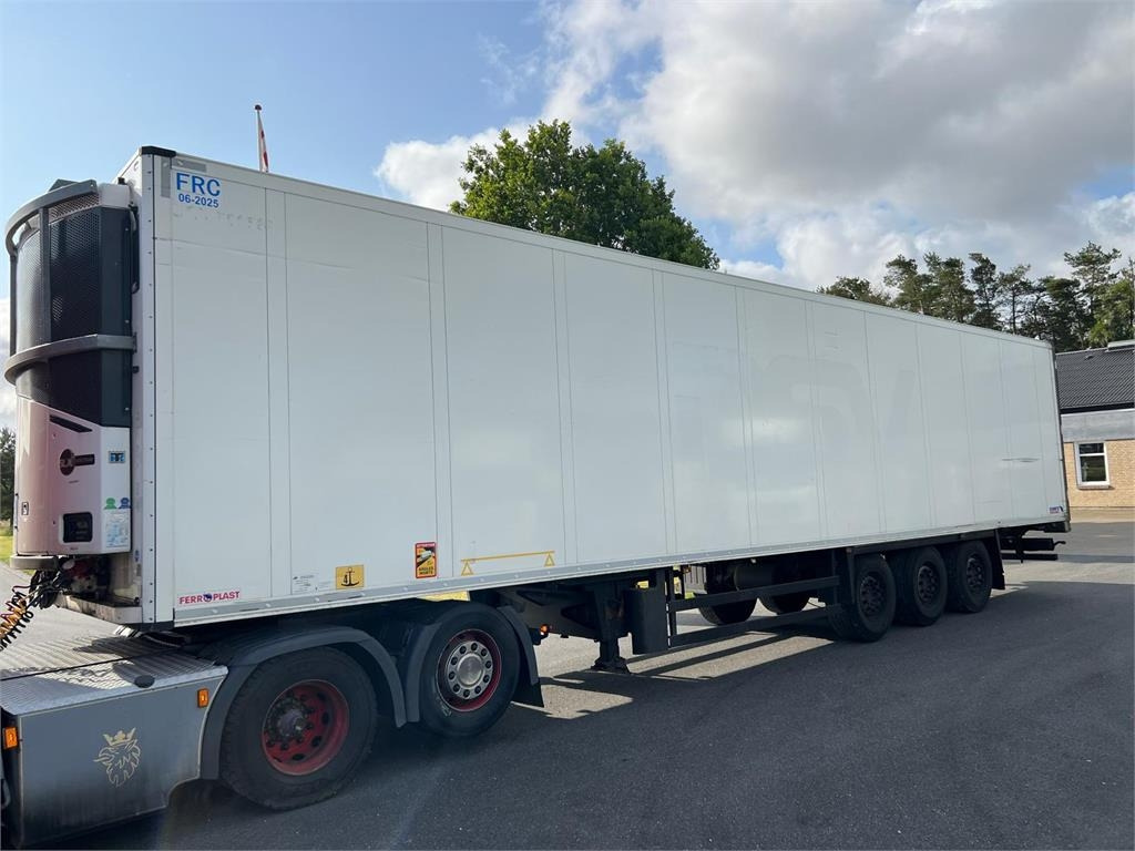 Schmitz SCB*S3B Dobbelt compartment - Gjysmë rimorkio frigorifer: foto 1 Schmitz SCB*S3B Dobbelt compartment - Gjysmë rimorkio frigorifer: foto 1