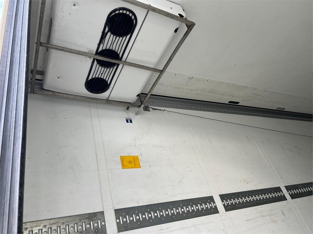 Schmitz SCB*S3B Dobbelt compartment - Gjysmë rimorkio frigorifer: foto 4 Schmitz SCB*S3B Dobbelt compartment - Gjysmë rimorkio frigorifer: foto 4