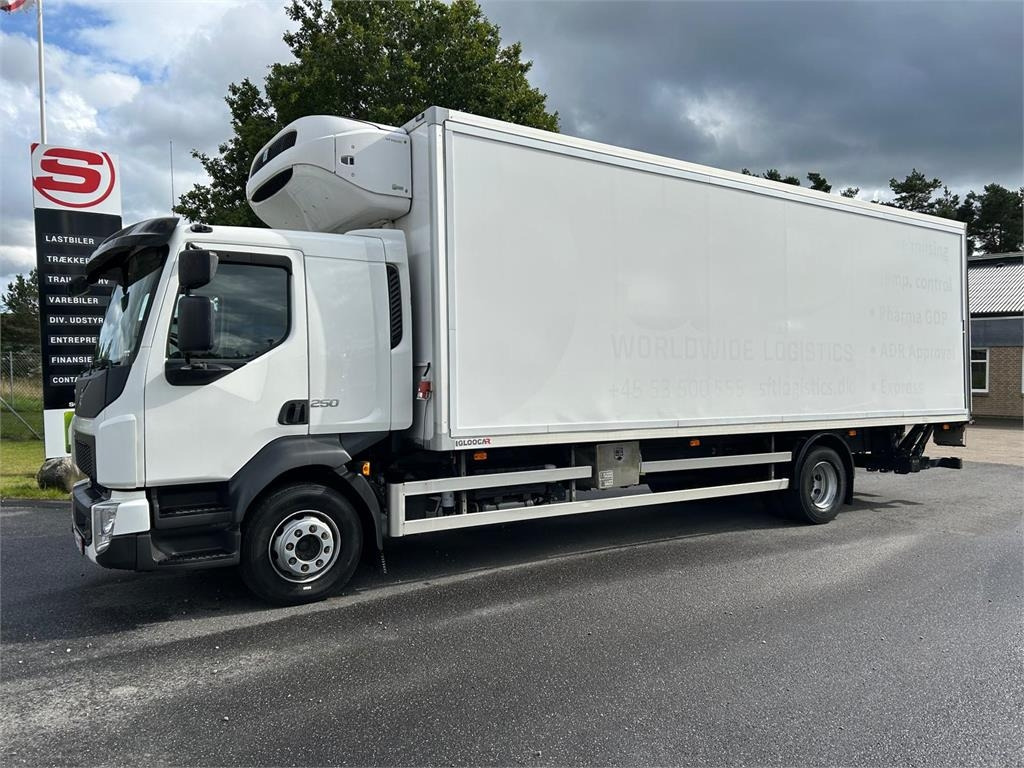 Volvo FL 250 16 ton - Kamion frigorifer: foto 1 Volvo FL 250 16 ton - Kamion frigorifer: foto 1