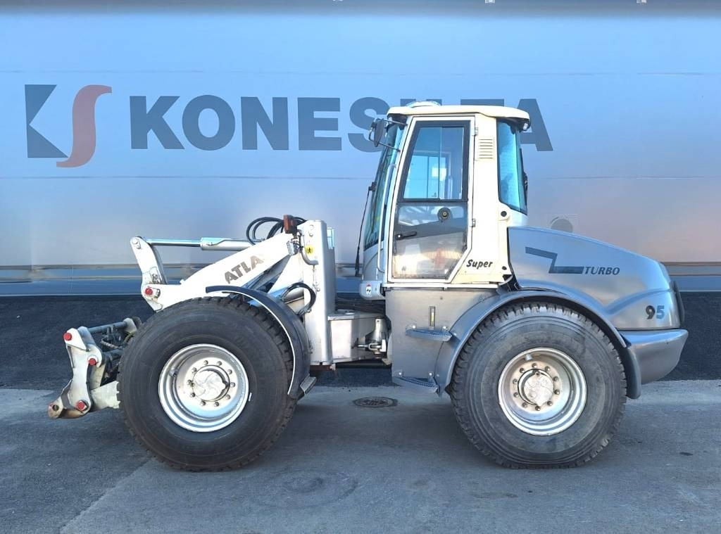 Atlas 95 SUPER - Fadrom me goma: foto 1 Atlas 95 SUPER - Fadrom me goma: foto 1