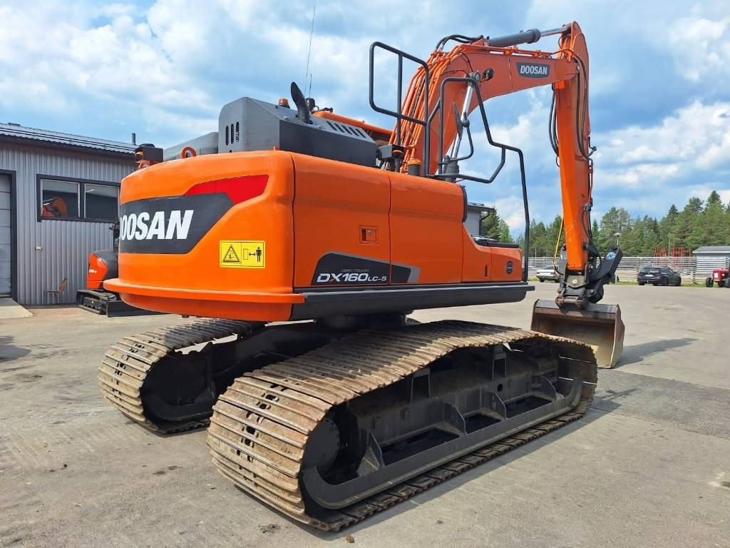 Doosan DX160LCH-5 METSÄMALLI KALLISTAJALLA - Ekskavator me zinxhirë: foto 4 Doosan DX160LCH-5 METSÄMALLI KALLISTAJALLA - Ekskavator me zinxhirë: foto 4