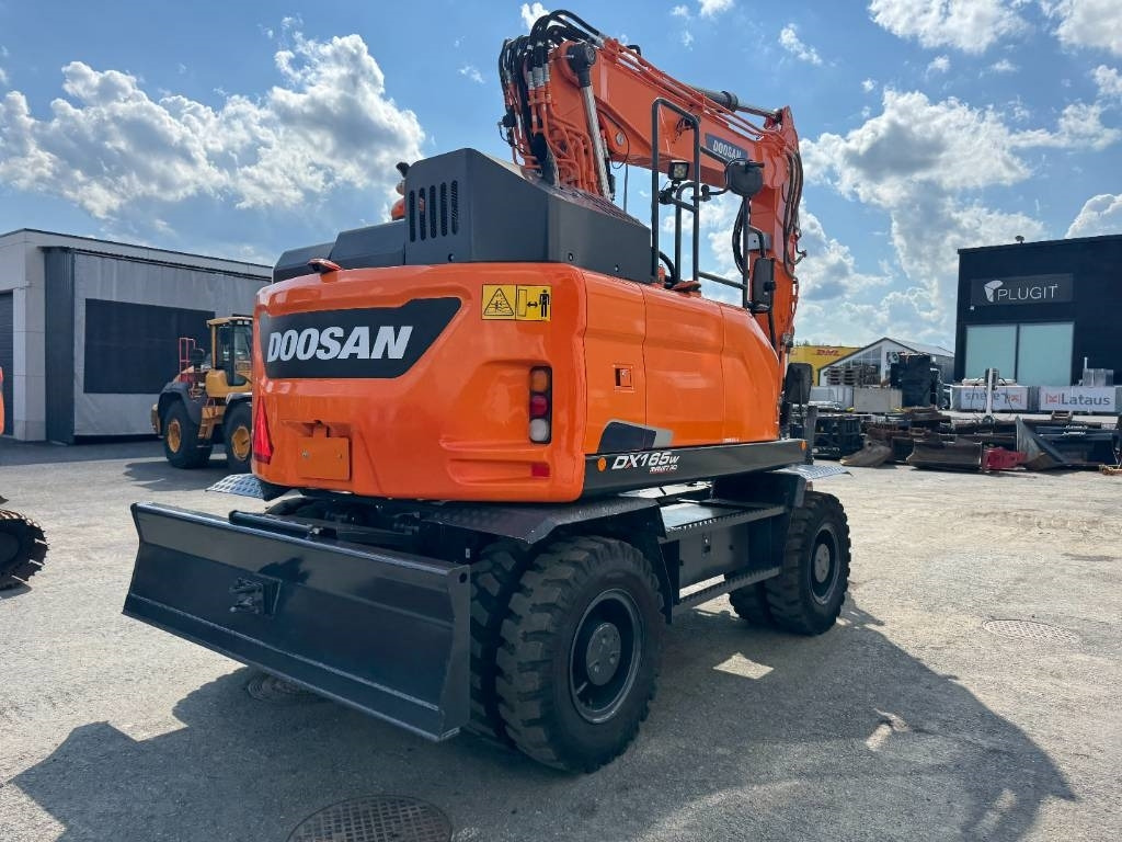 Doosan DX165W-5 PYÖRITTÄJÄLLÄ - Ekskavator me goma: foto 5 Doosan DX165W-5 PYÖRITTÄJÄLLÄ - Ekskavator me goma: foto 5